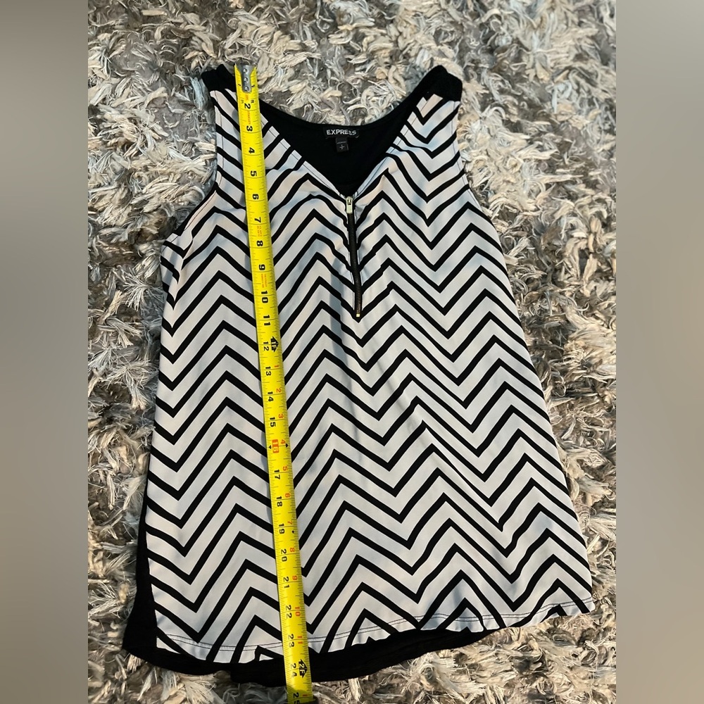 Office Siren Chevron Blouse Express Quiet Luxury Work Top S - Picture 6 of 9